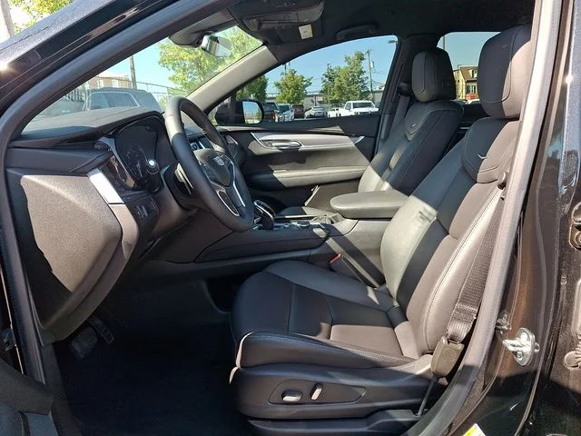 Used 2024 Black Metallic Cadillac Luxury image 13