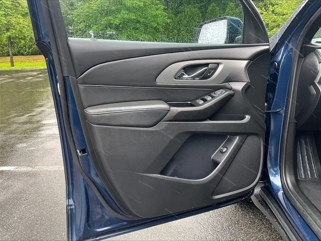 Used 2023 Blue Chevrolet LT image 9