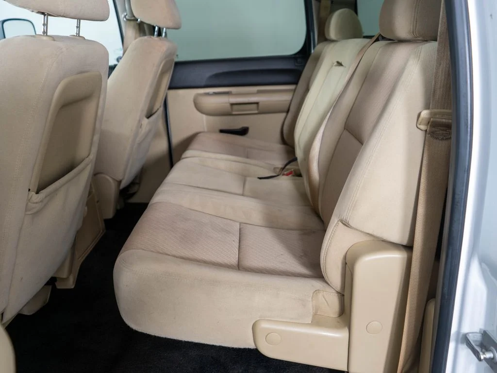 Used 2009 White Chevrolet Work Truck image 11