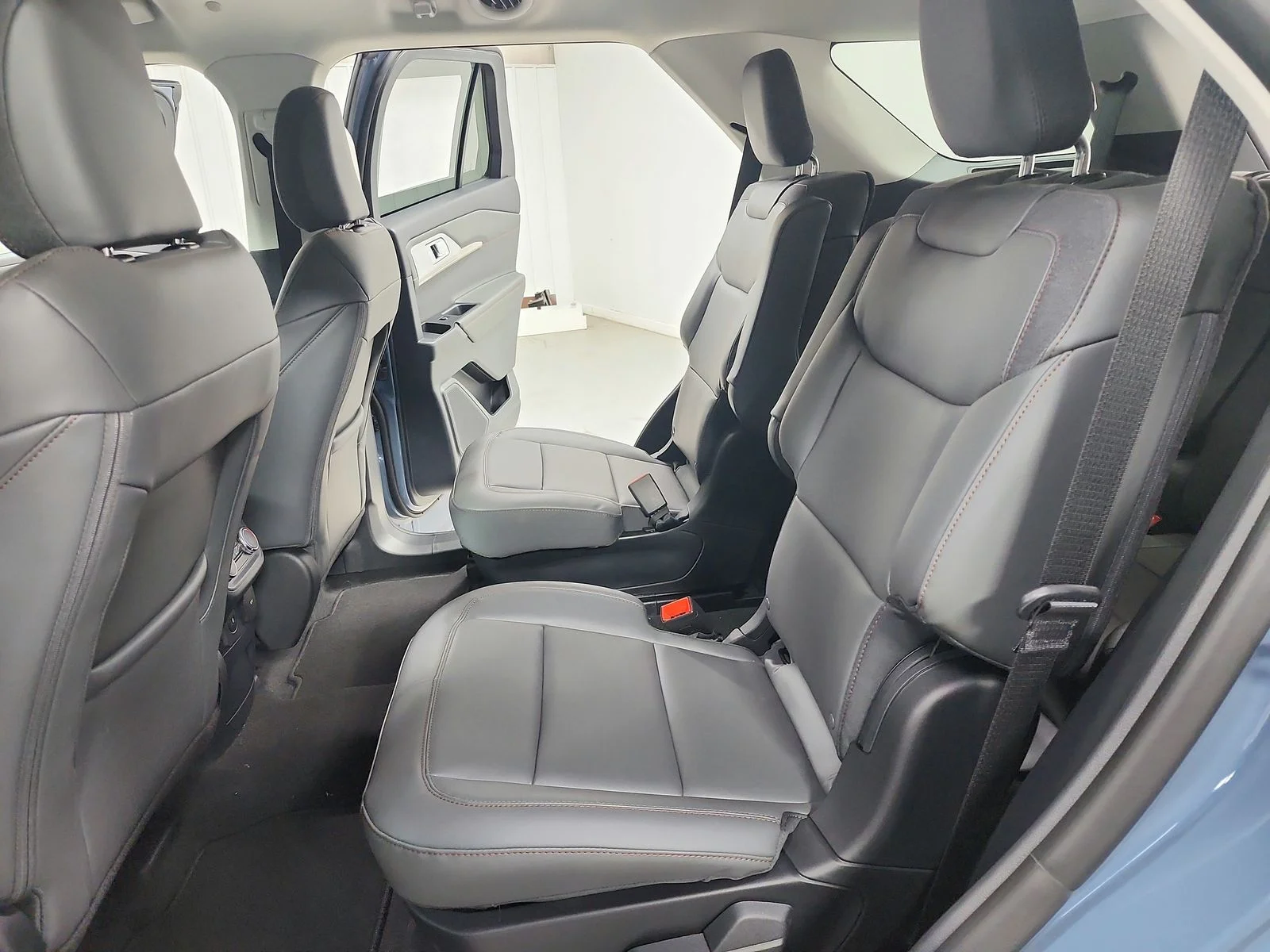 Used 2026 Vapor Blue Metallic Ford Active image 33