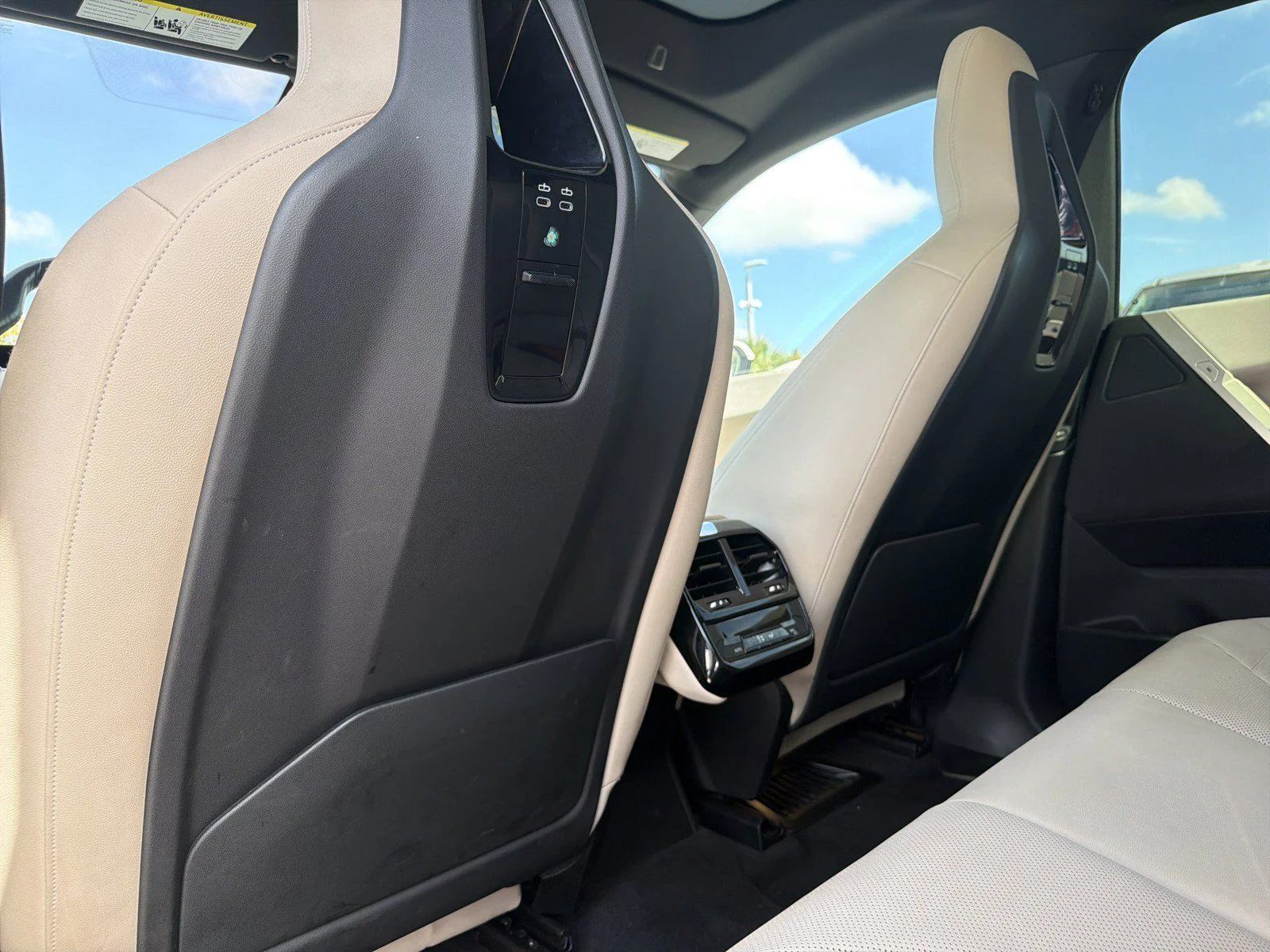 2023 BMW iX Base - Photo 21