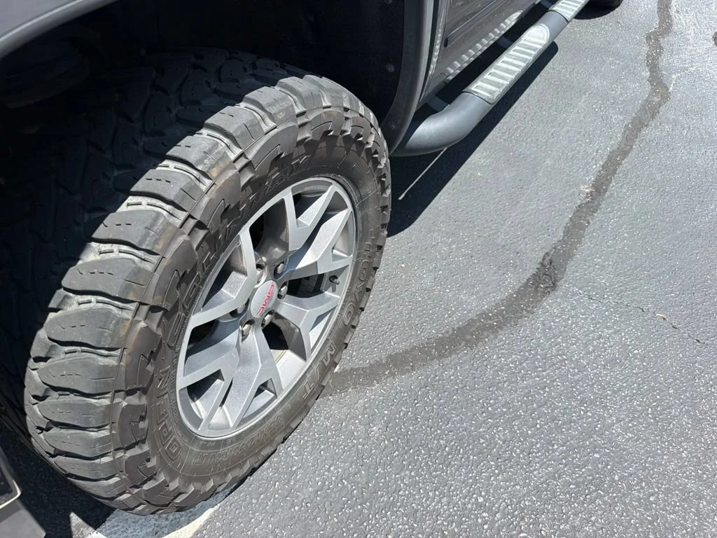 Used 2018 ONYX BLACK GMC SLT image 4