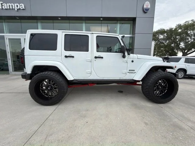 Used 2017 Bright White Clearcoat Jeep Rubicon Recon image 14