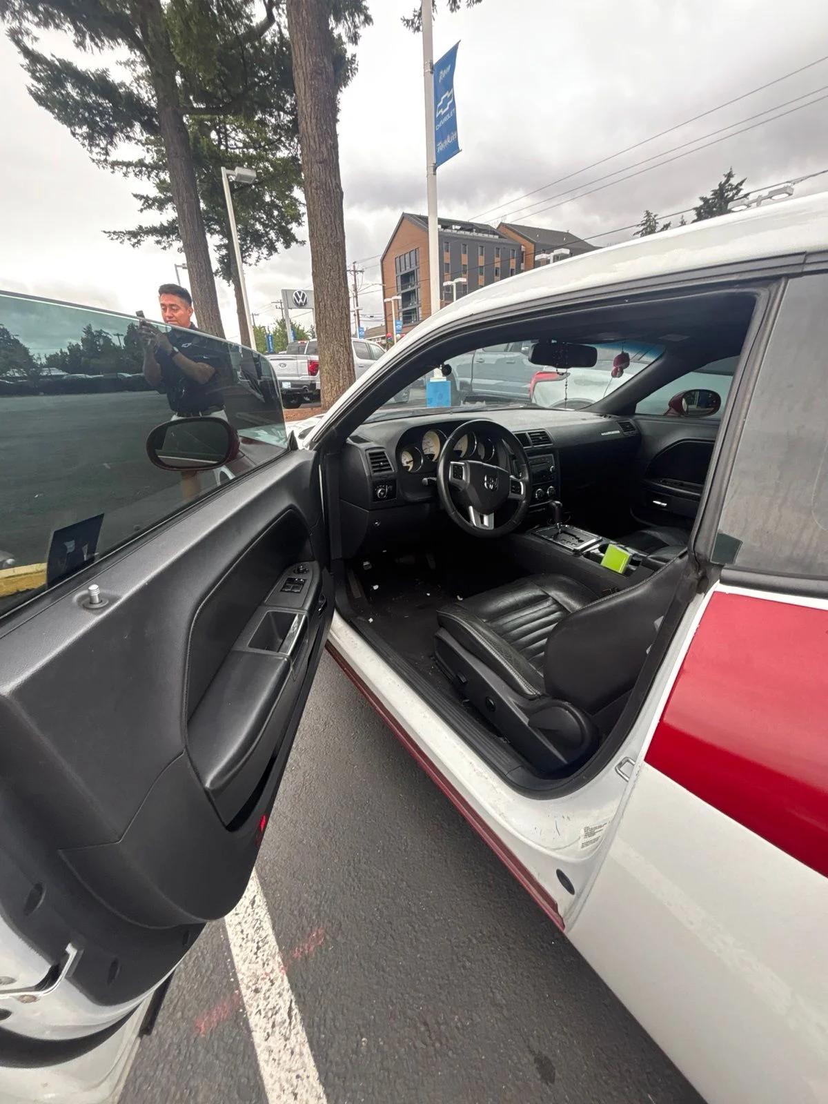 Used 2013 Bright White Clearcoat Dodge SXT image 22