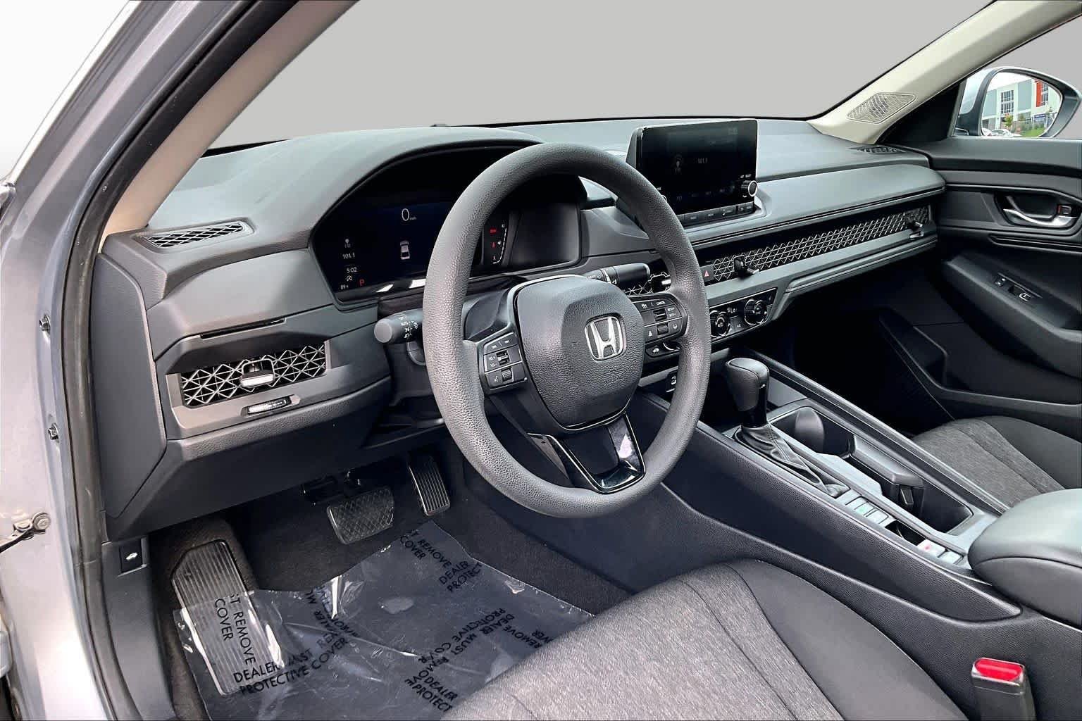 Used 2023 Lunar Silver Metallic Honda EX image 17