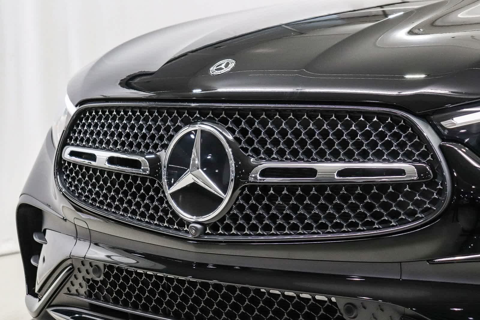 New 2027 Black Mercedes-Benz GLC 300 image 8