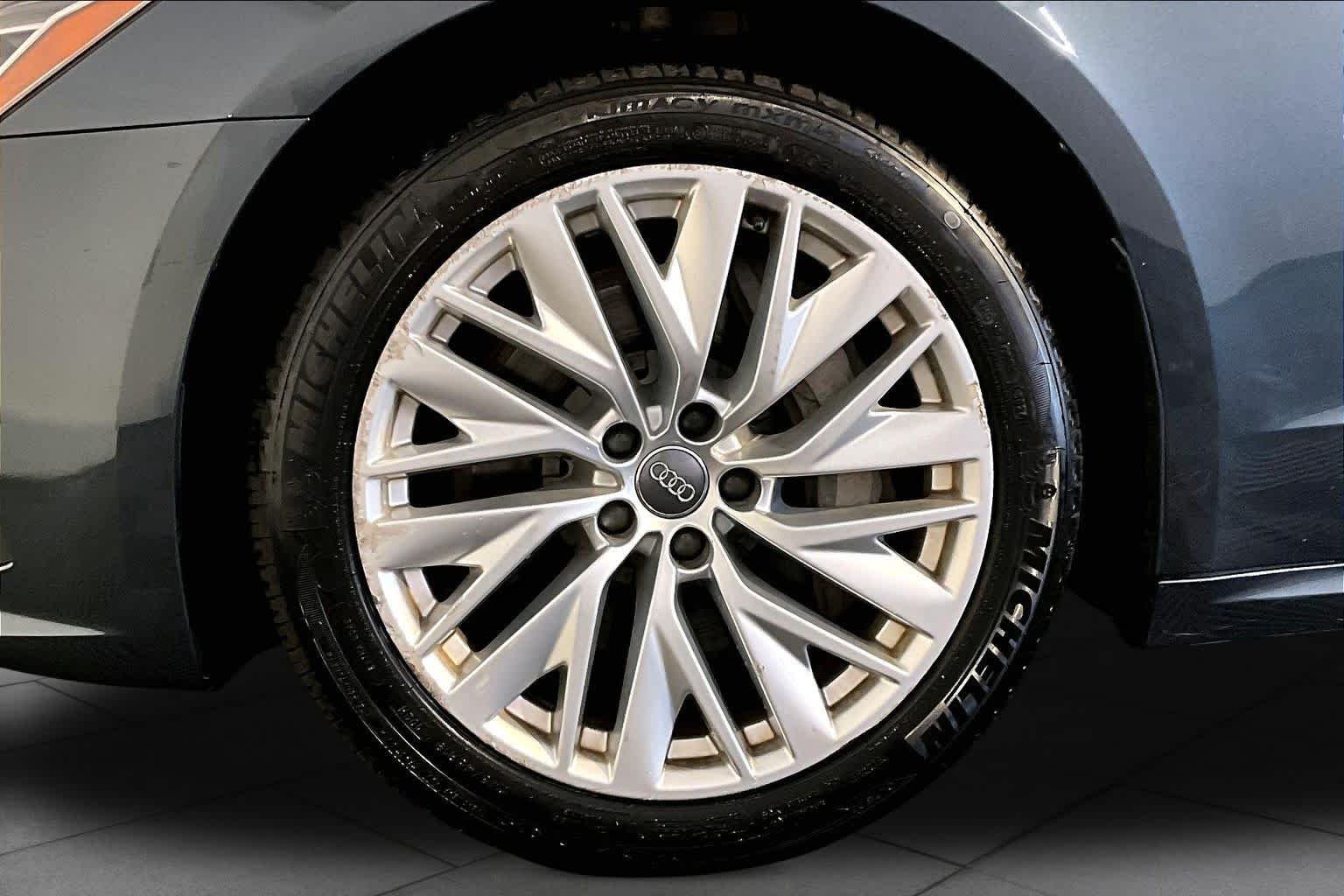Used 2019 Triton Blue Audi Premium image 11
