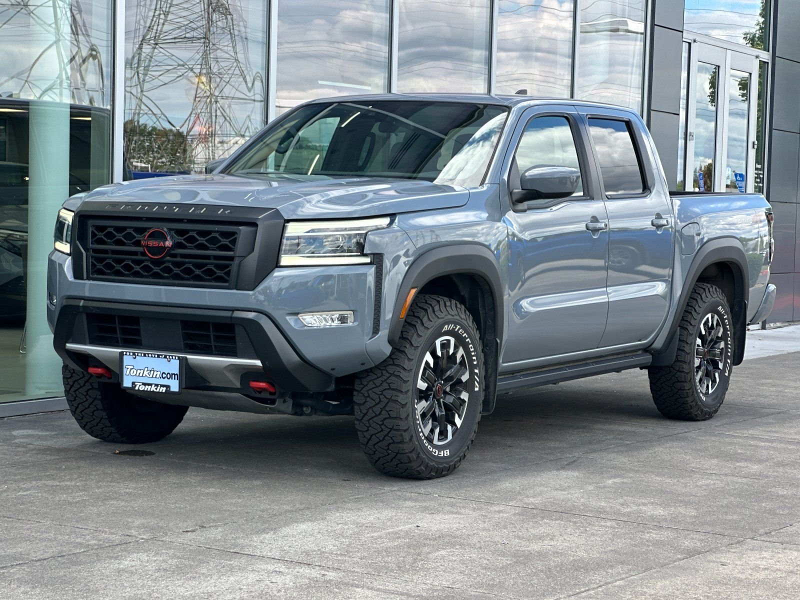 Used 2024 Boulder Gray Pearl Nissan PRO-4X image 7