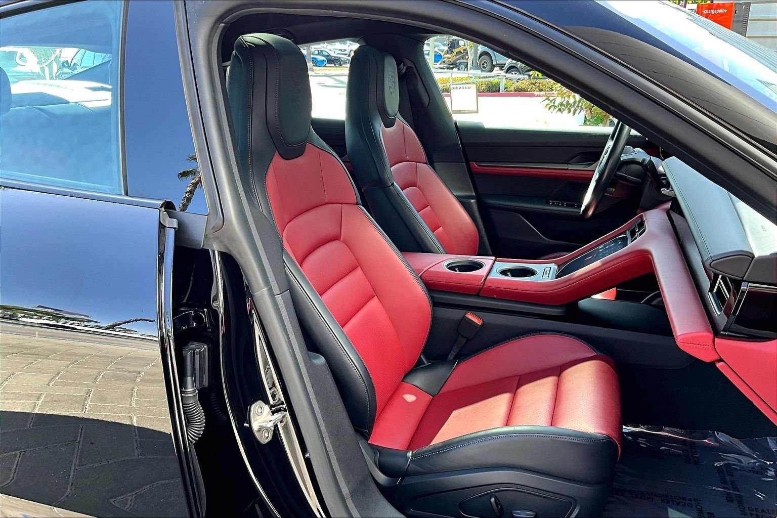 Used 2025  Porsche  image 7