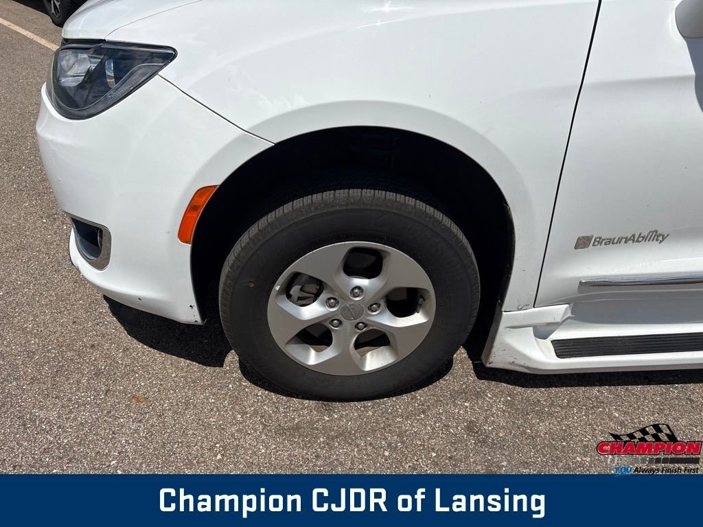 Used 2017 White Chrysler Touring L Plus image 33