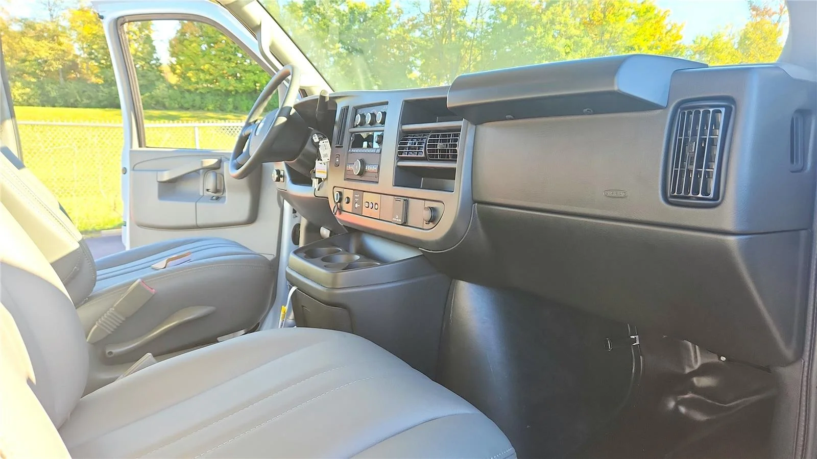 2025 Chevrolet Express Cargo Work Van - Photo 37