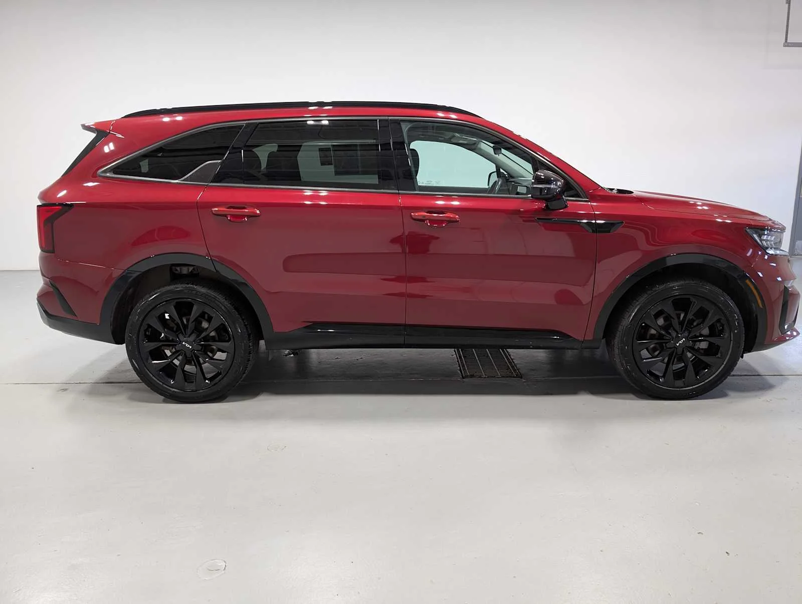 Used 2022 RED Kia SX image 7