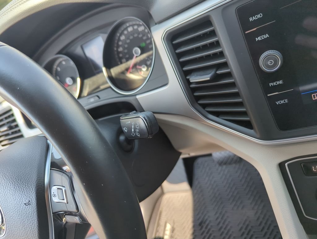 Used 2018  Volkswagen 3.6L V6 SE image 25
