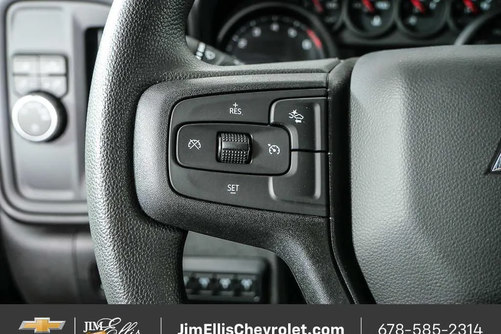 New 2025 Summit White Chevrolet WT image 10