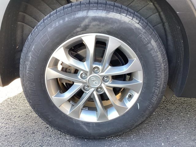 Used 2019 Gray Hyundai SE image 7