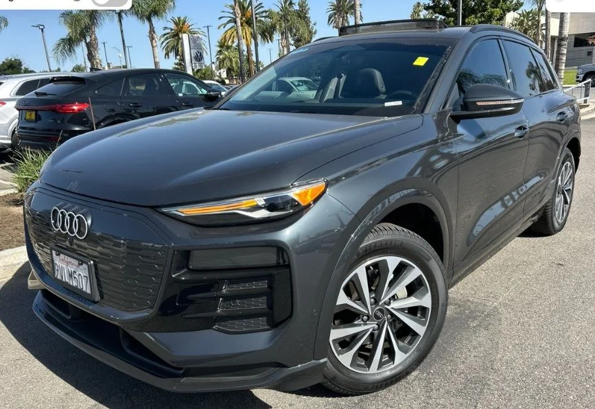 2025 Audi Q6 e-tron Premium quattro's photo
