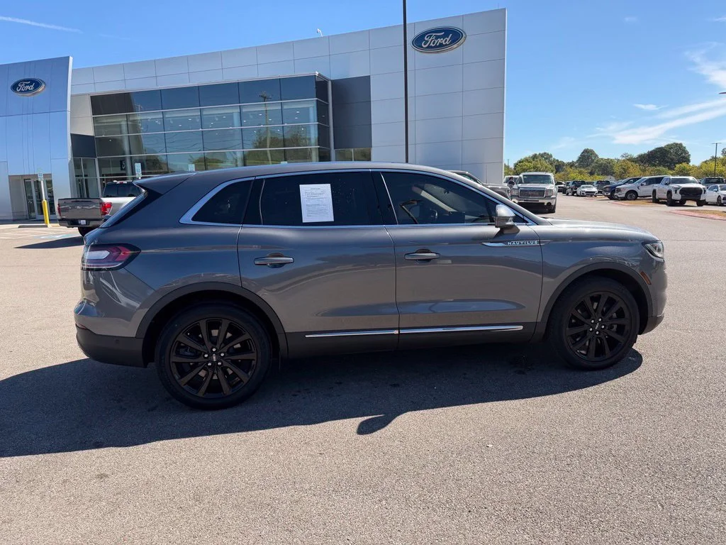 Used 2021 Gray Lincoln Reserve image 7