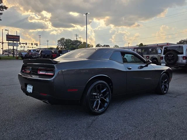Used 2023 Gray Dodge SXT image 9