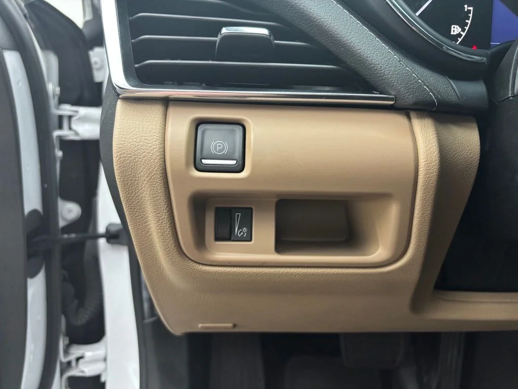 Used 2022 White Cadillac Premium Luxury image 31
