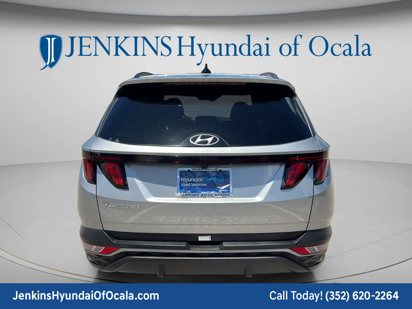 Used 2024 Shimmering Silver Hyundai SEL image 4