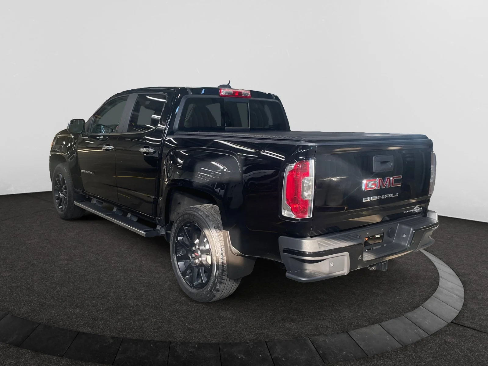 Used 2022 BLACK GMC Crew Cab 4WD DENALI image 3