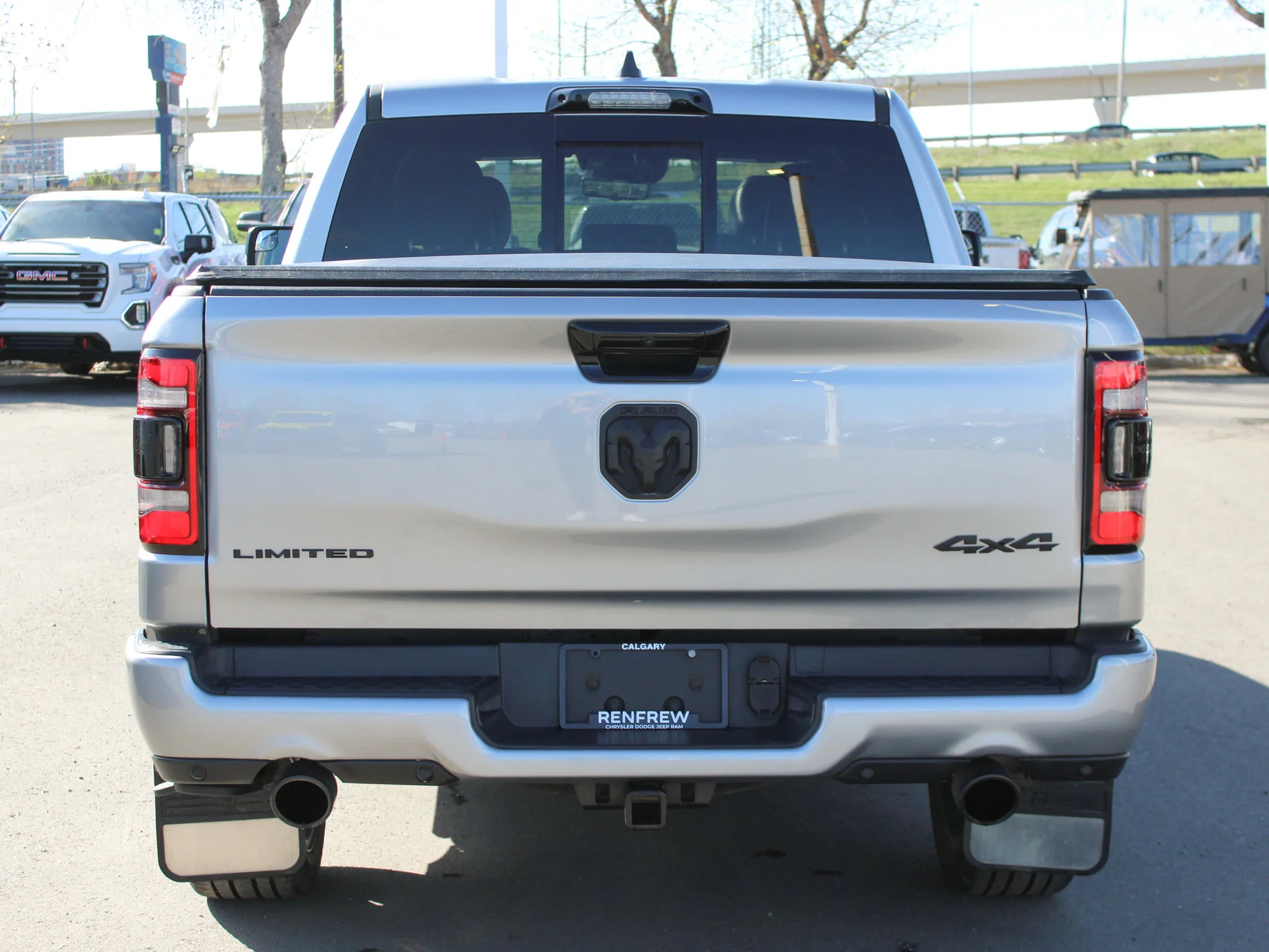 Certified Used 2024 Silver RAM Limited * No Accidents | HEMI V8 | Running Boards | Head-Up Display | 3.92 Axle Ratio | Navigation image 17