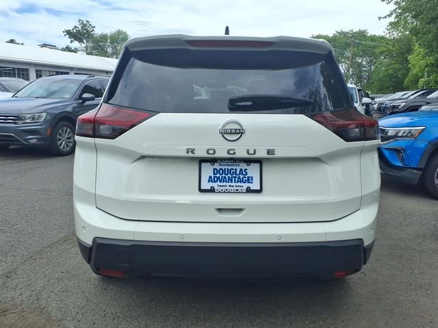 Used 2024 White Nissan S image 7