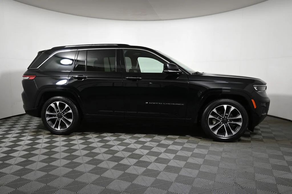 2023 Jeep Grand Cherokee Overland - Photo 8