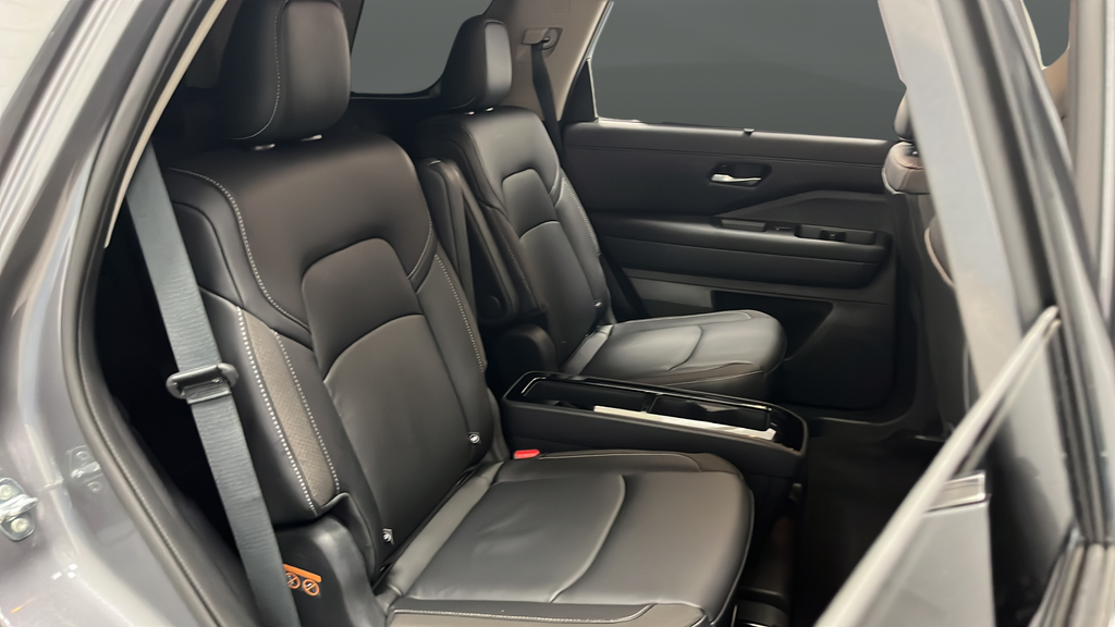 Used 2025 Gun Metallic Nissan SL image 25