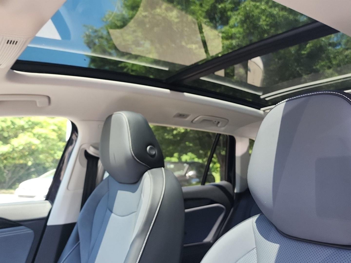 New 2026 Deep Black Pearl Volkswagen SE image 18