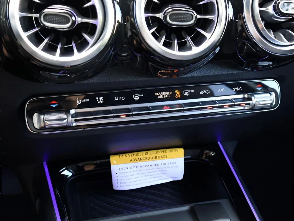 Used 2025  Mercedes-Benz GLB 250 image 25
