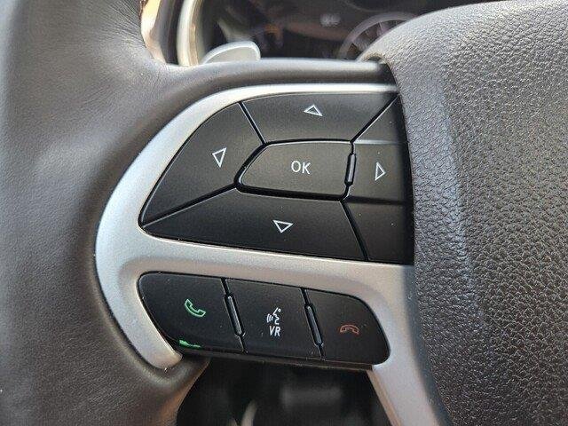 Used 2018 Ivory 3-Coat Jeep Summit image 13