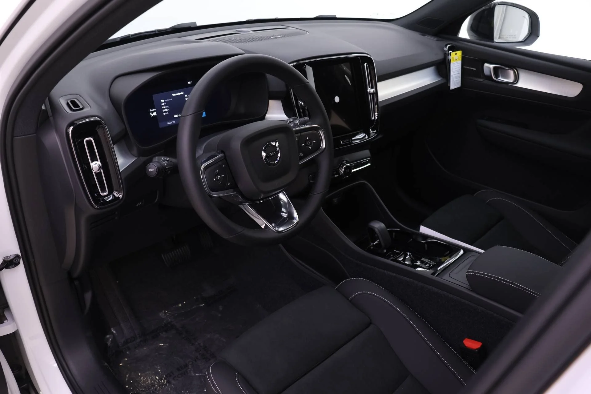 New 2026 White Volvo B5 Ultra Black Edition image 6