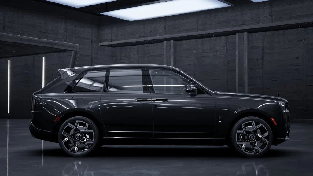 New 2027 Black Rolls-Royce Black Badge image 2