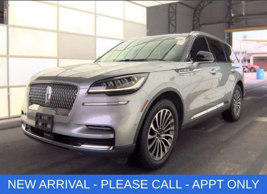 Used 2022 Silver Lincoln Reserve image 1
