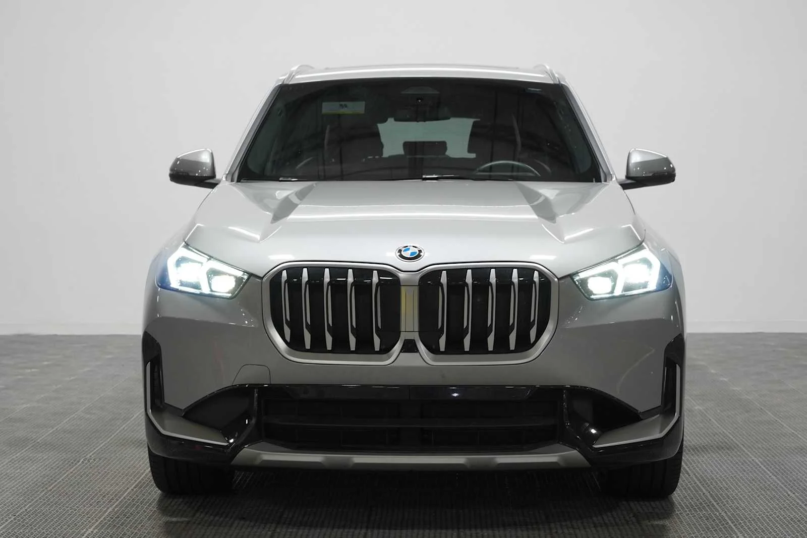 Certified Used 2026 Space Silver Metallic BMW xDrive28i image 2