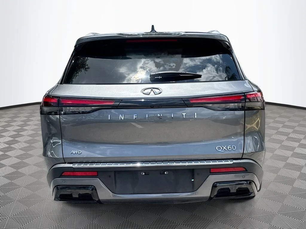 Used 2023 Gray INFINITI LUXE image 7