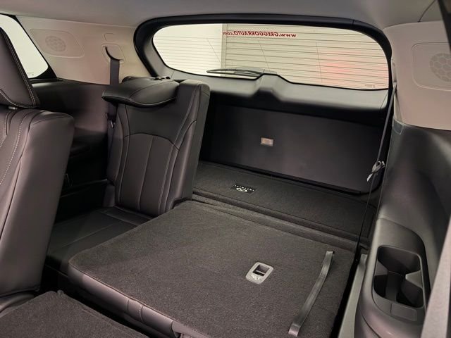 New 2026 RADIANT WHITE INFINITI Luxe FWD image 22