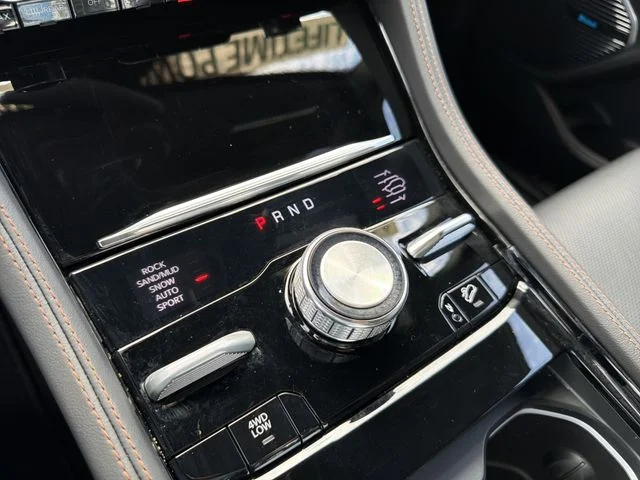 Used 2025 Gray Jeep Summit Reserve image 27
