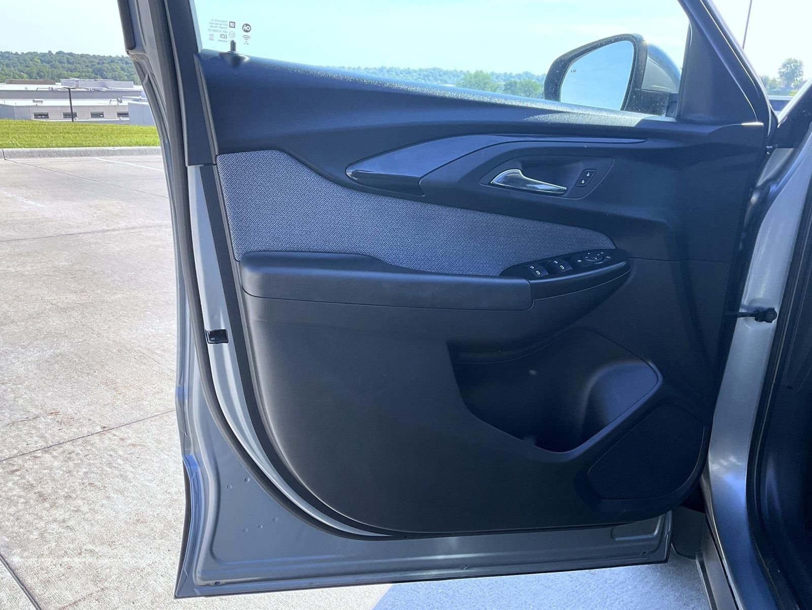 Used 2023 Gray Chevrolet LT image 10
