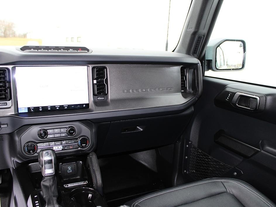Used 2025 Gray Ford Badlands image 36