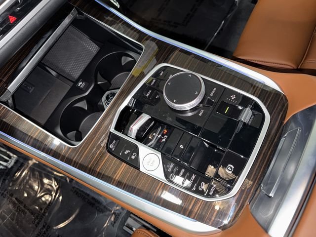 New 2026 Carbon Black Metallic BMW xDrive50e image 26