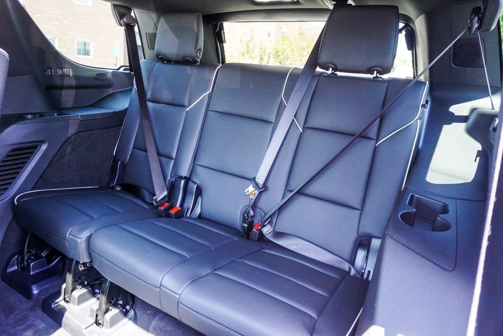 Used 2025 White Cadillac Sport image 10