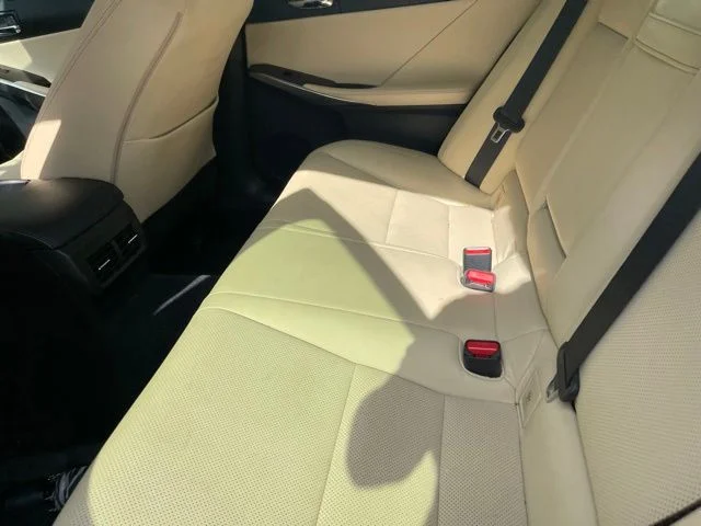 Used 2014  Lexus 250 image 13
