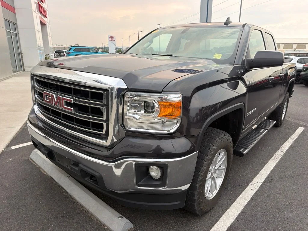 Used 2015 Silver GMC SLE image 4