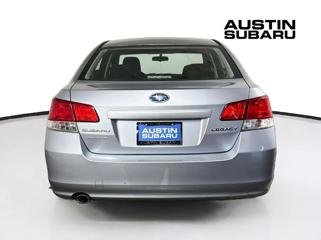 Used 2013 Silver Subaru 2.5i image 6