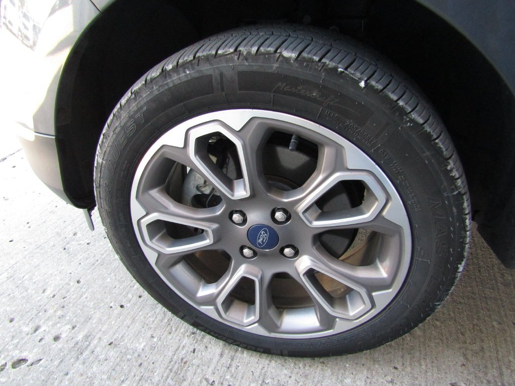 Used 2020  Ford Titanium image 26