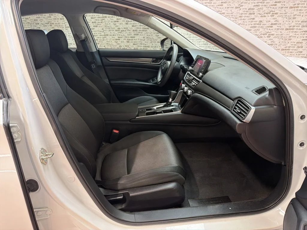 Used 2020 Platinum White Pearl Honda LX image 11
