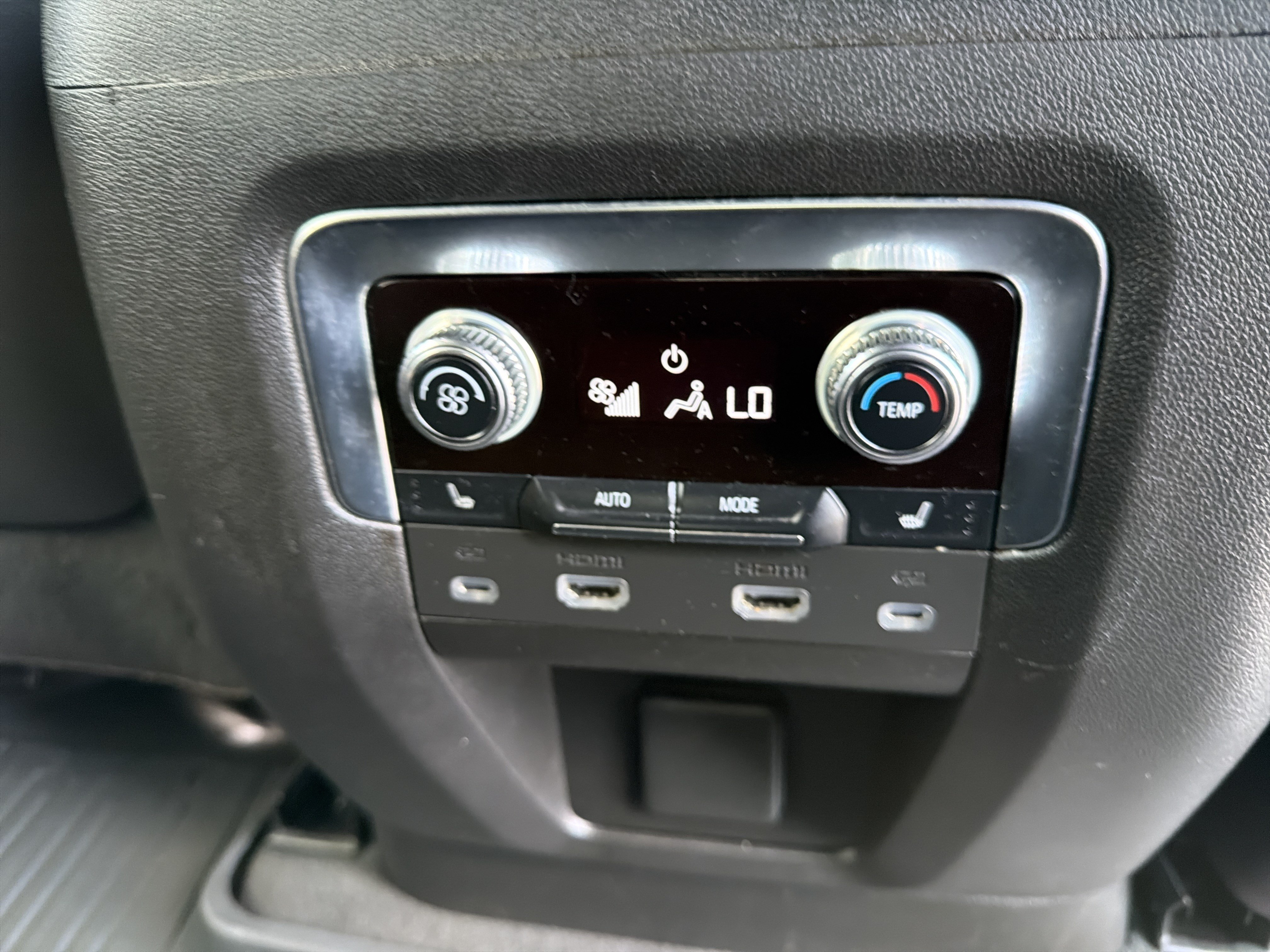 2023 GMC Yukon Denali Ultimate - Photo 21