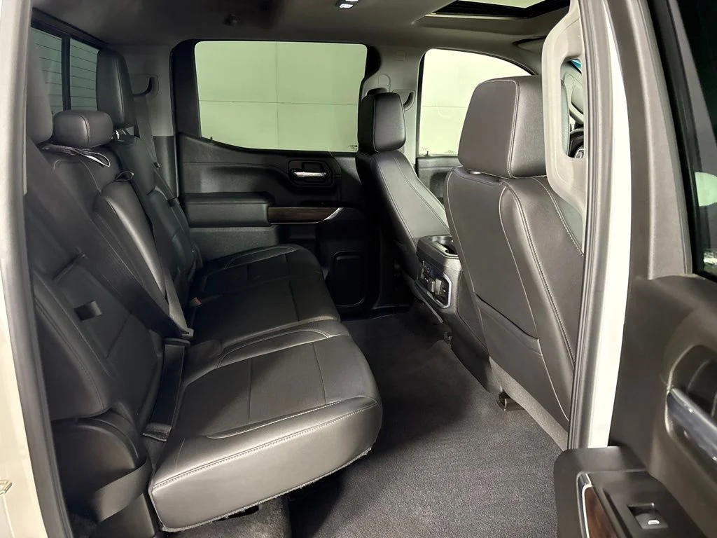 Used 2020 White GMC SLT image 28